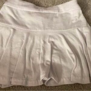 Girl’s White Pleated Skort -7/8- HAS PILLING!